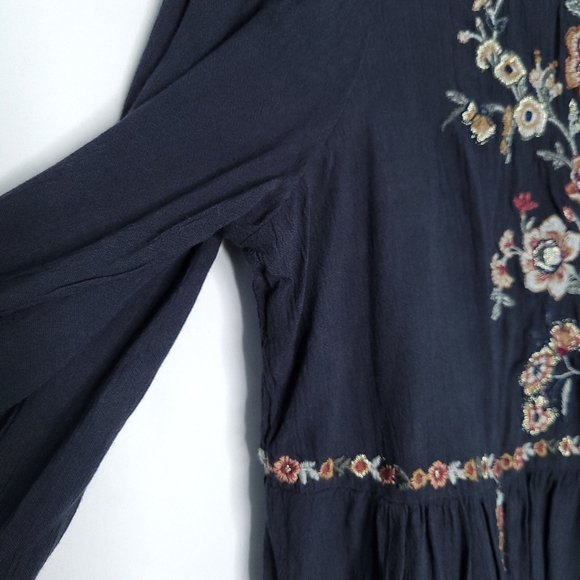 AMERICAN EAGLE WOMEN'S Floral Embroidered Bell Sleeve Boho Top MEDIUM - Picture 4 of 16